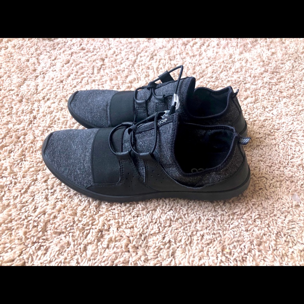 Woman’s Ecco shoes